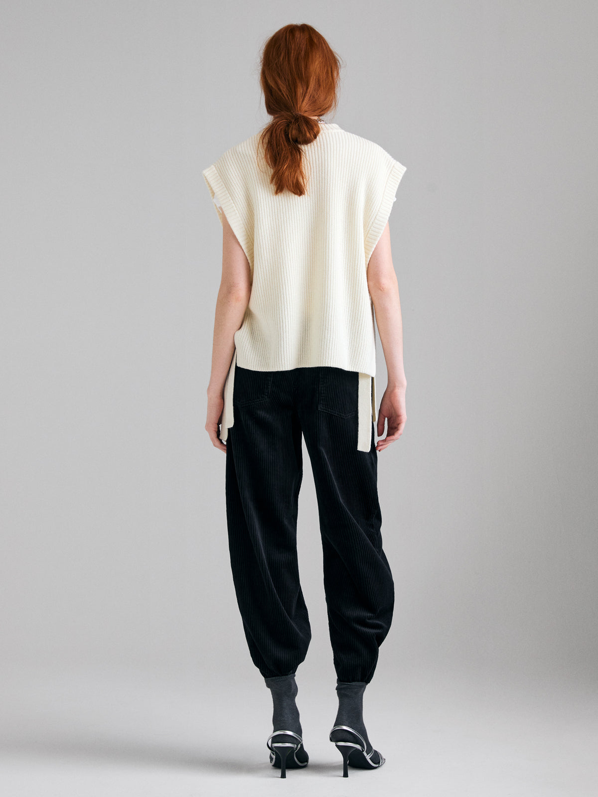 Gilet in maglia con lacci - ucb_image_B