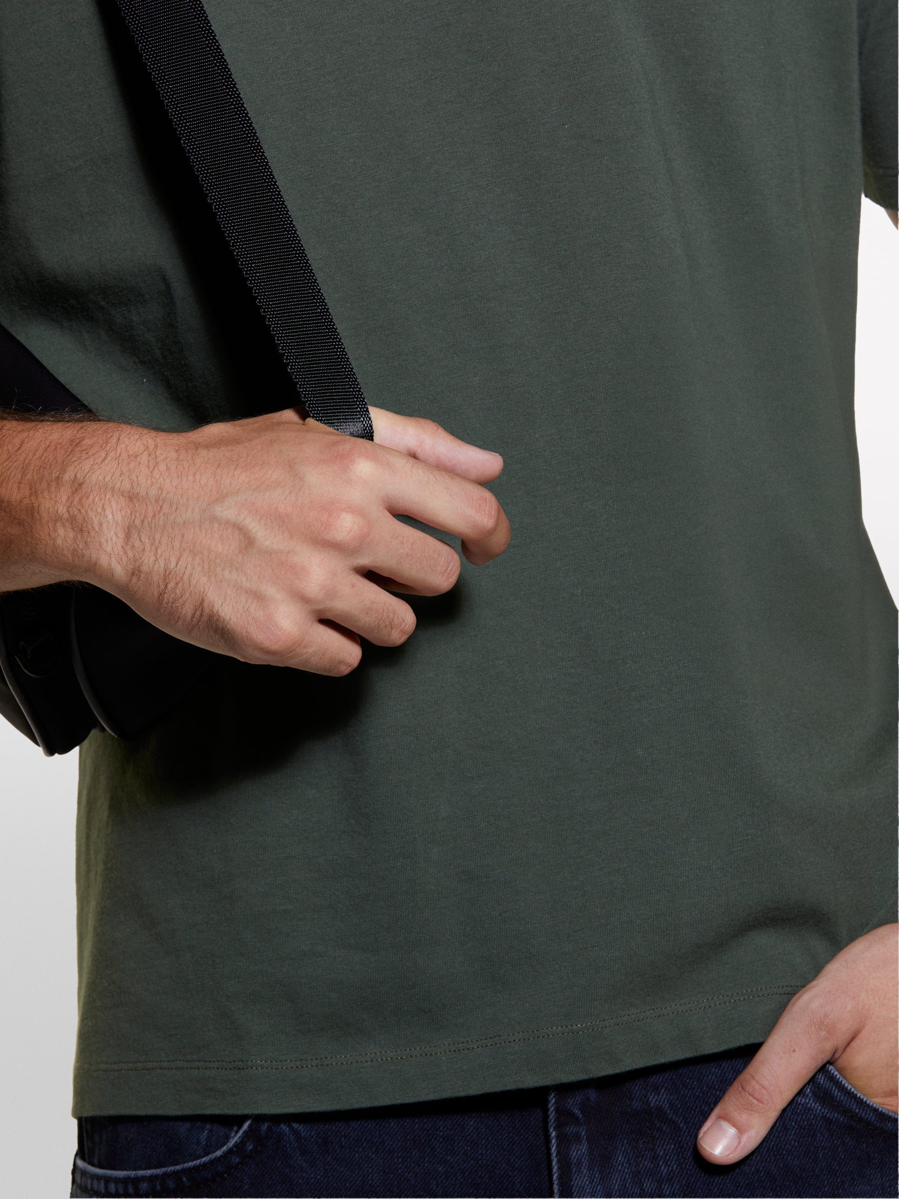 T-shirt verde militar de gola redonda 100% algodão orgânico - ucb_image_FY