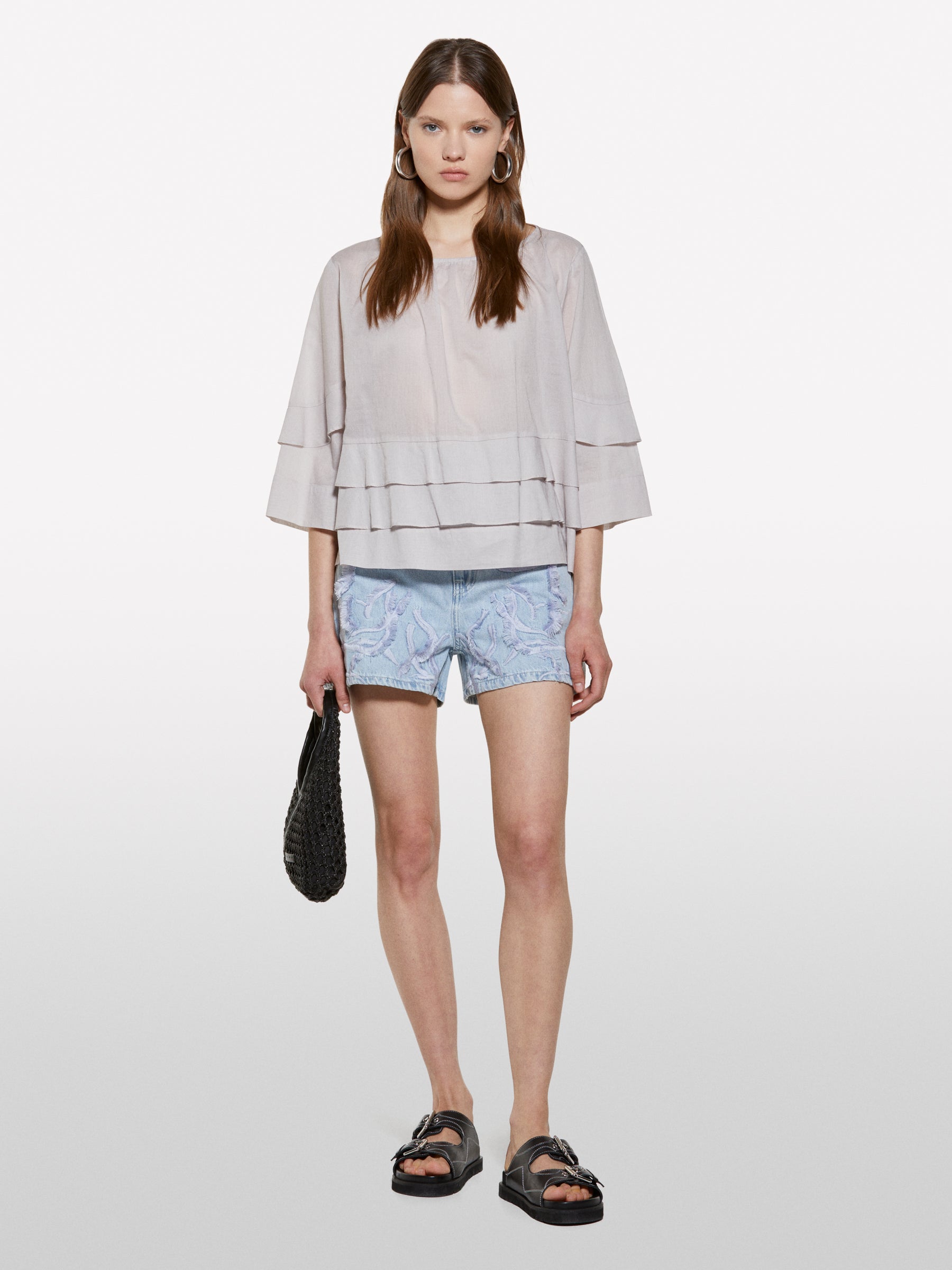 Blusa cinzenta com folhos - ucb_image_F
