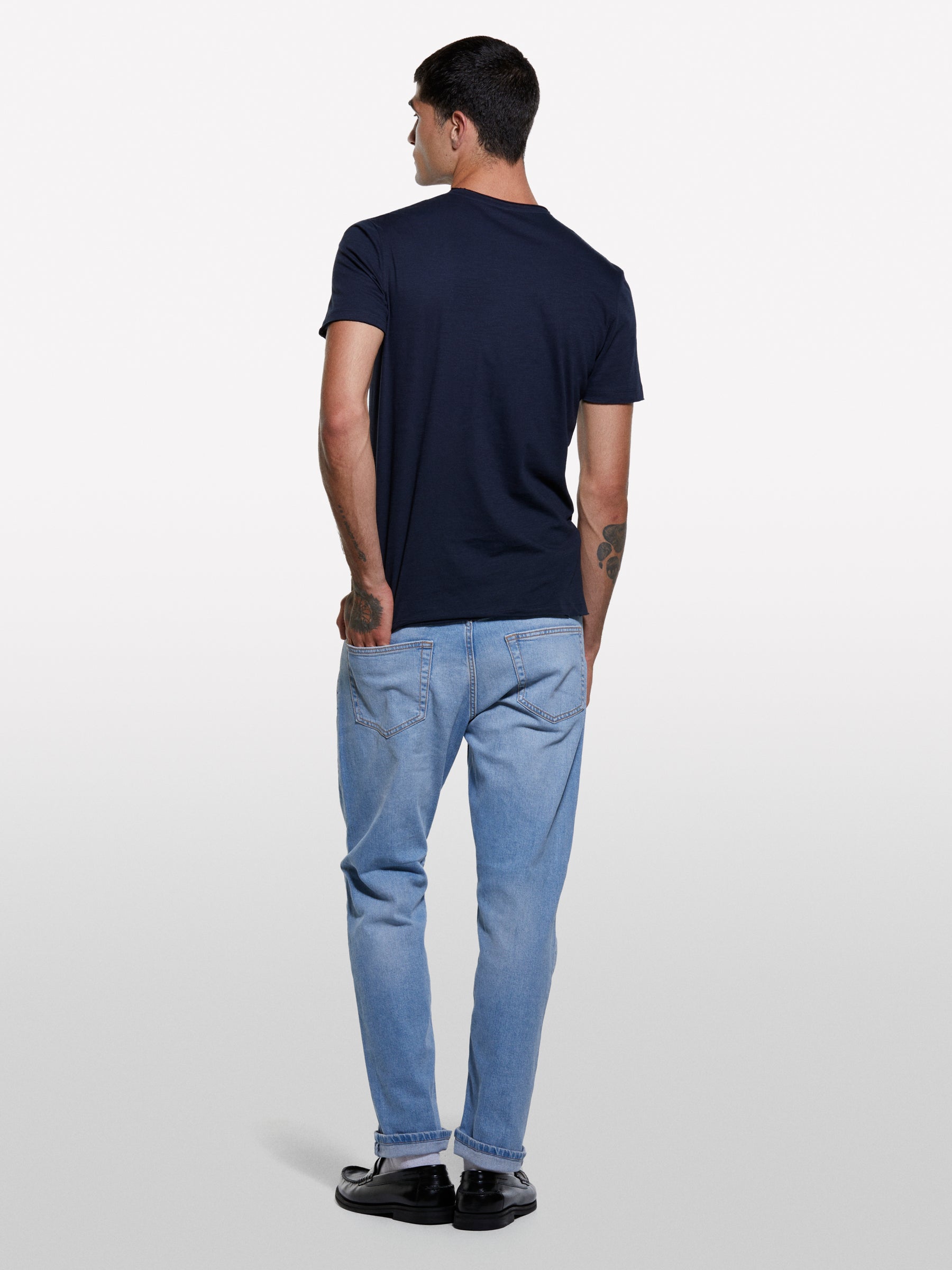 T-shirt azul-escuro com corte vivo - ucb_image_B