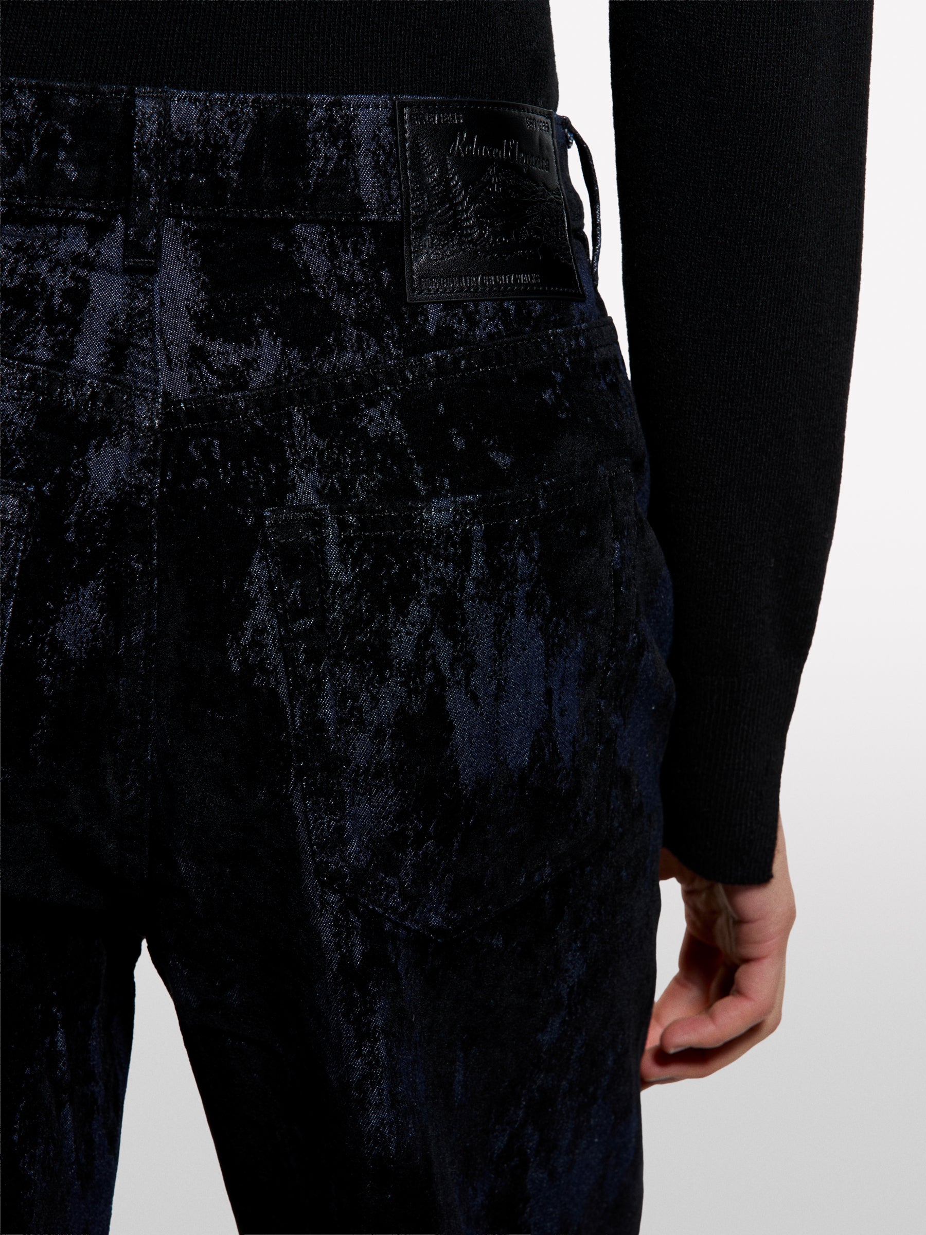 Jeans relaxed fit com estampa - ucb_image_FY