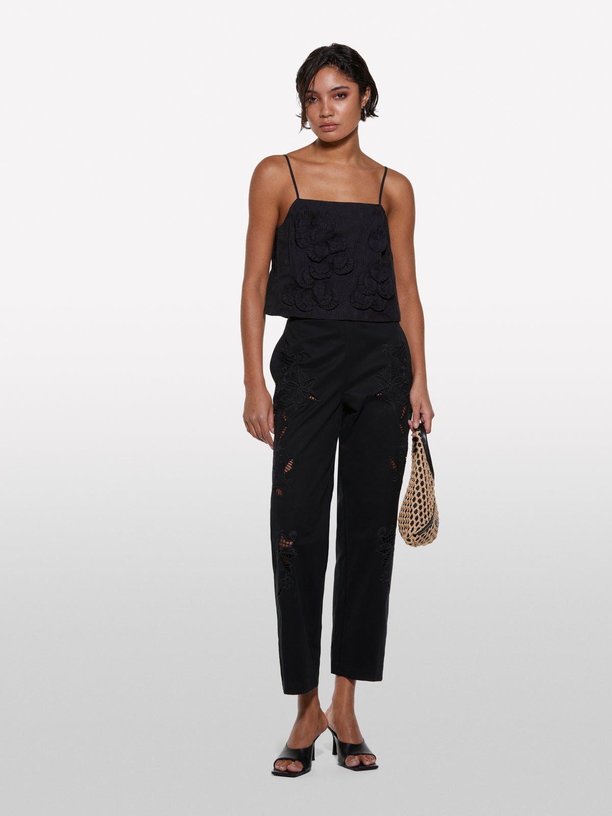 Top cropped preto com flores - ucb_image_F