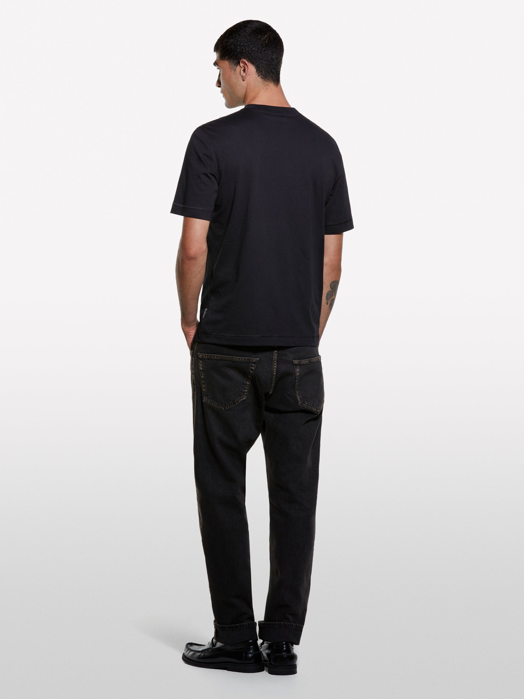 T-shirt preta com estampa - ucb_image_B