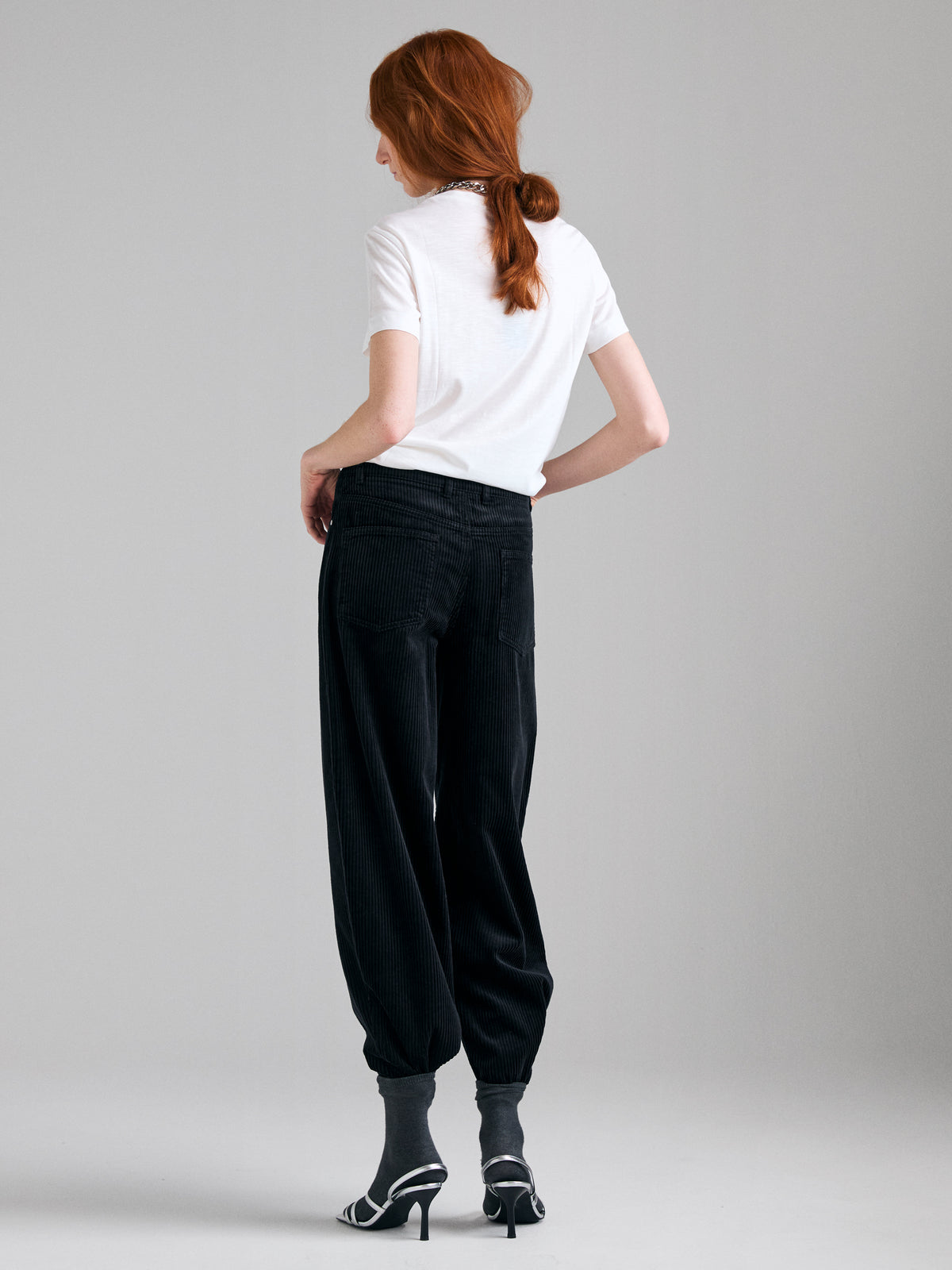 Pantaloni barrel fit in velluto a costine - ucb_image_B
