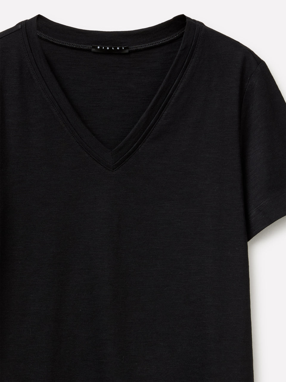 Camiseta com decote em V - ucb_image_DS1