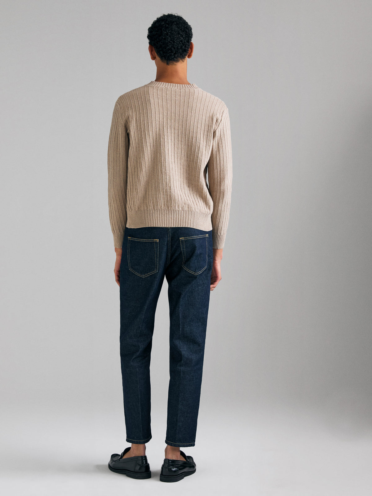 Camisola com decote em V - ucb_image_B