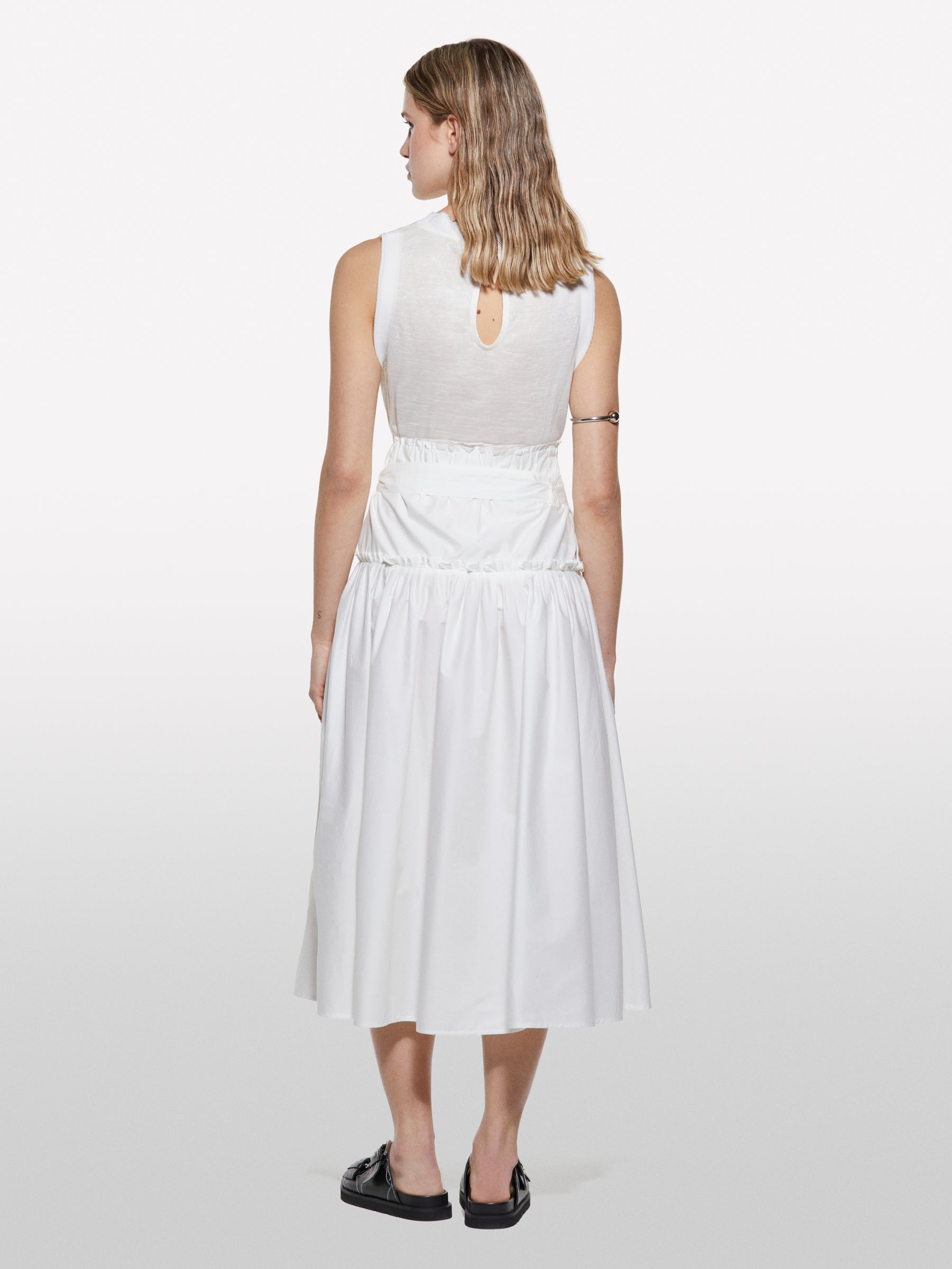 Saia evasé branca com cinto - ucb_image_B