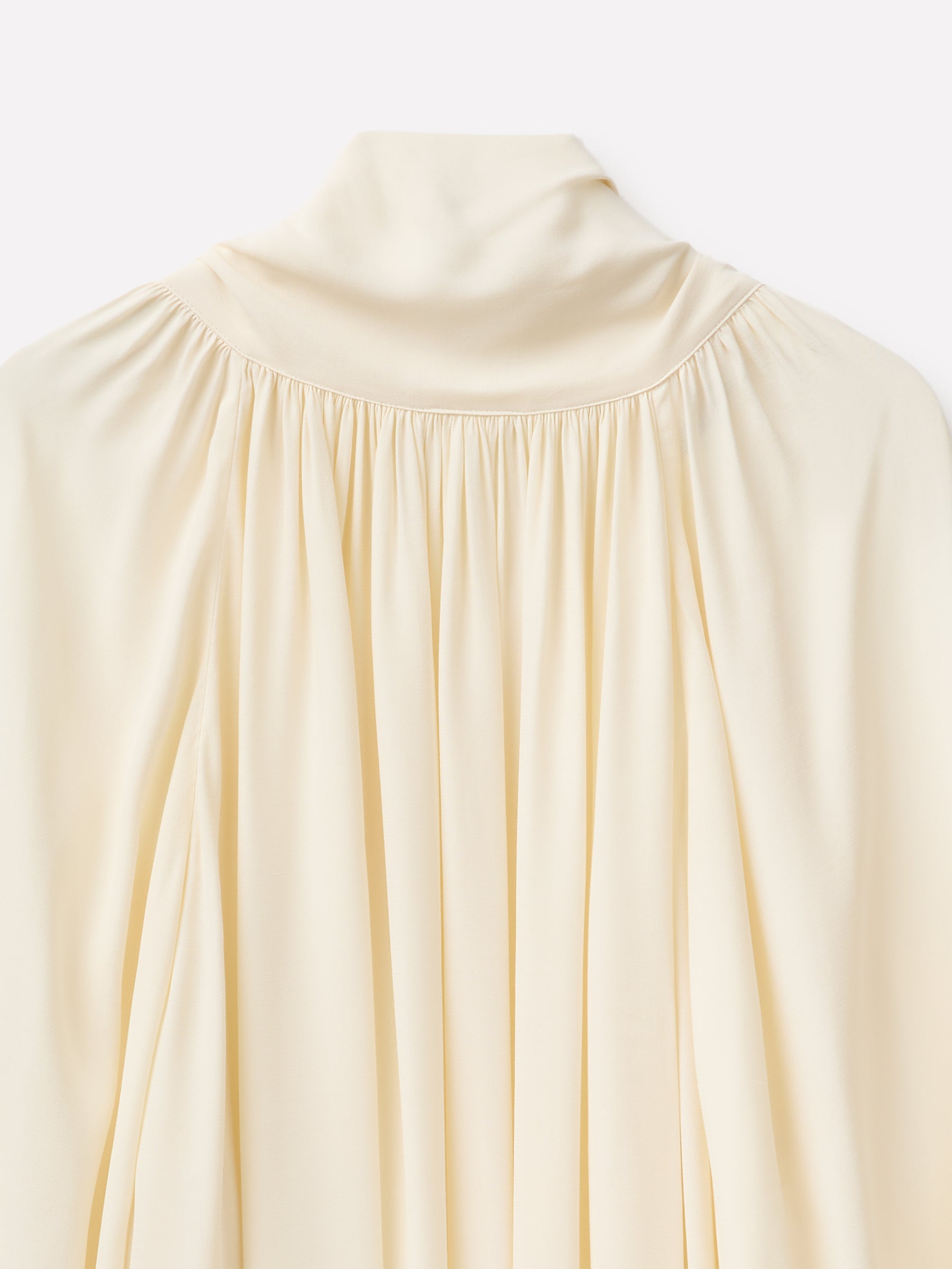 Blusa com laço - ucb_image_DS1