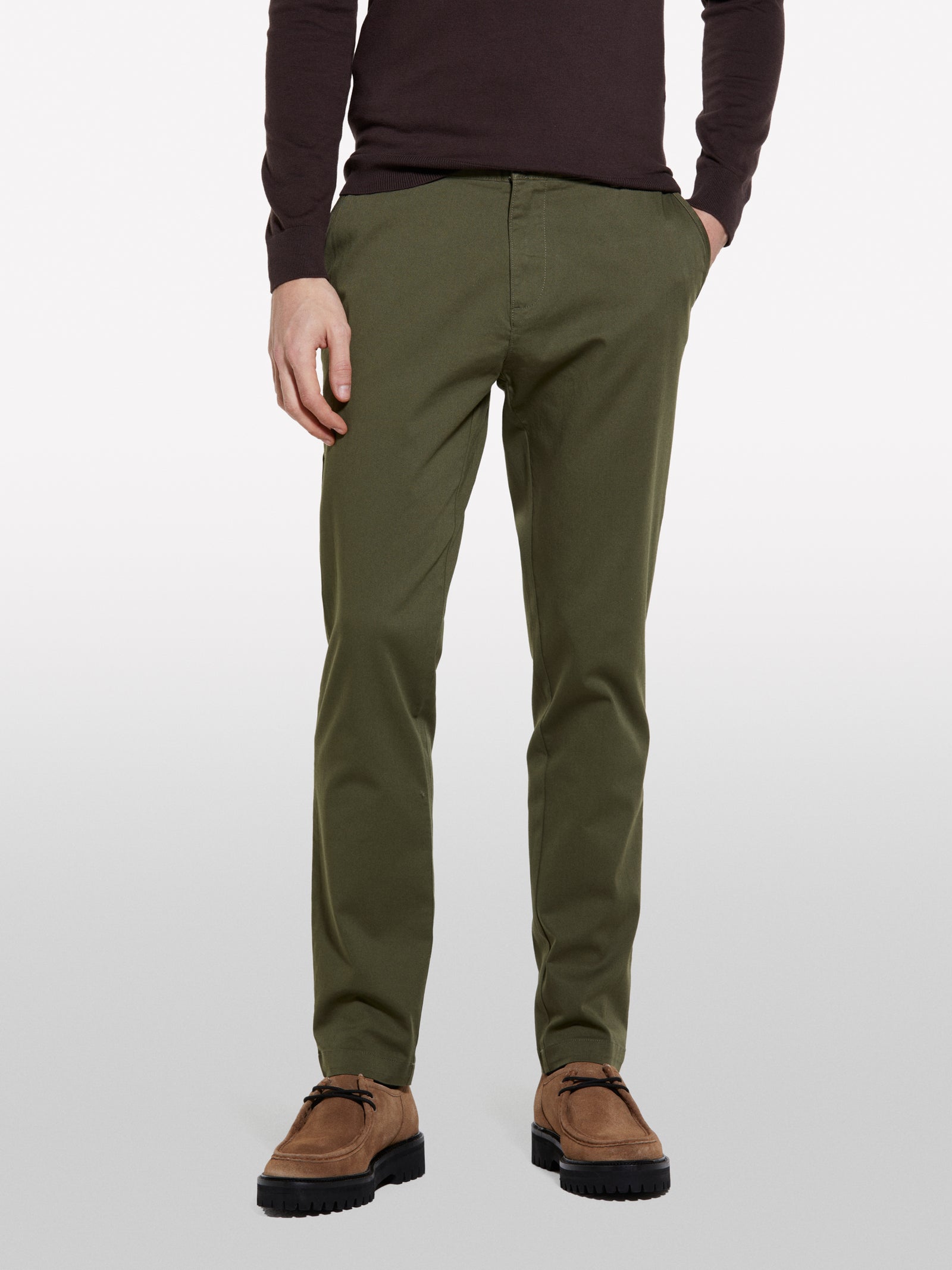Calças chinos slim fit verde militar - ucb_image_FY