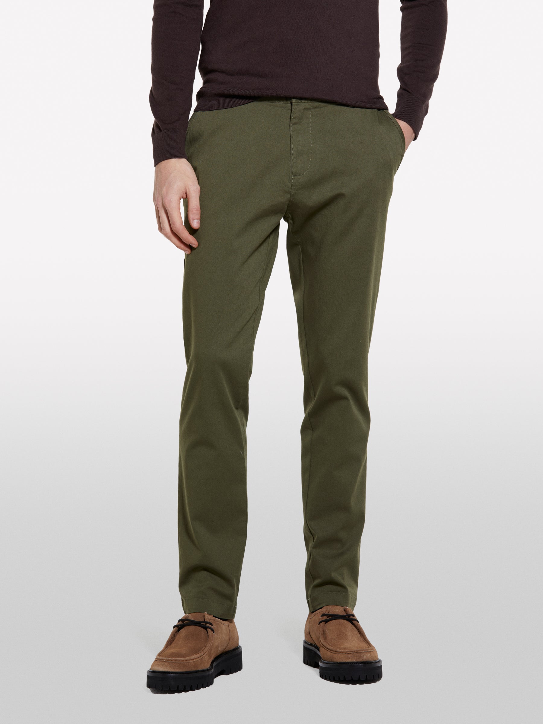 Calças chinos slim fit verde militar - ucb_image_FY