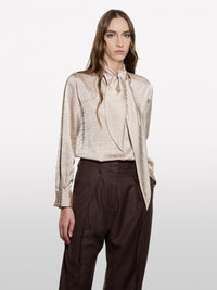 Blusa com lenço - ucb_image_FY