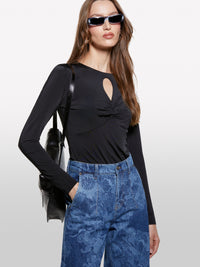 T-shirt preta com franzido  - ucb_image_FY