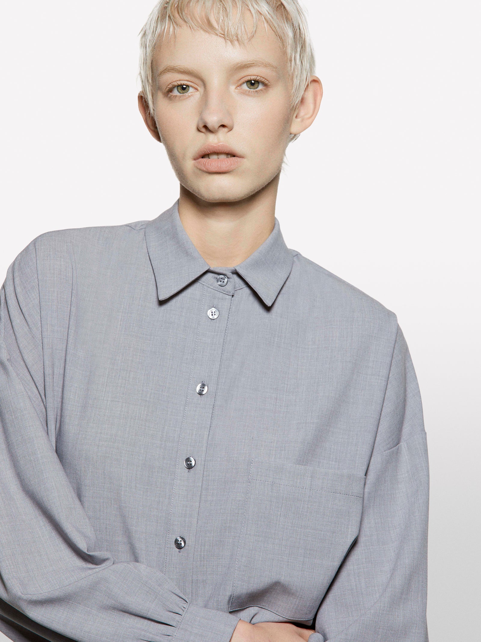 Light gray oversized fit shirt