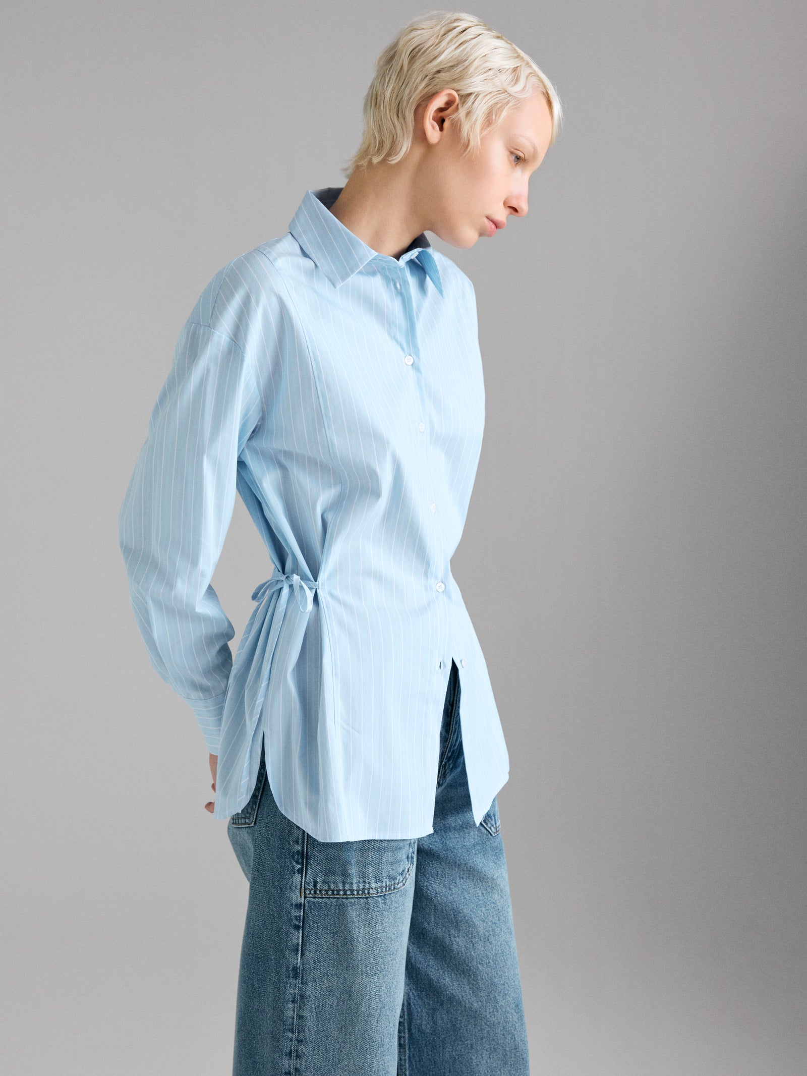 Striped shirt with laces