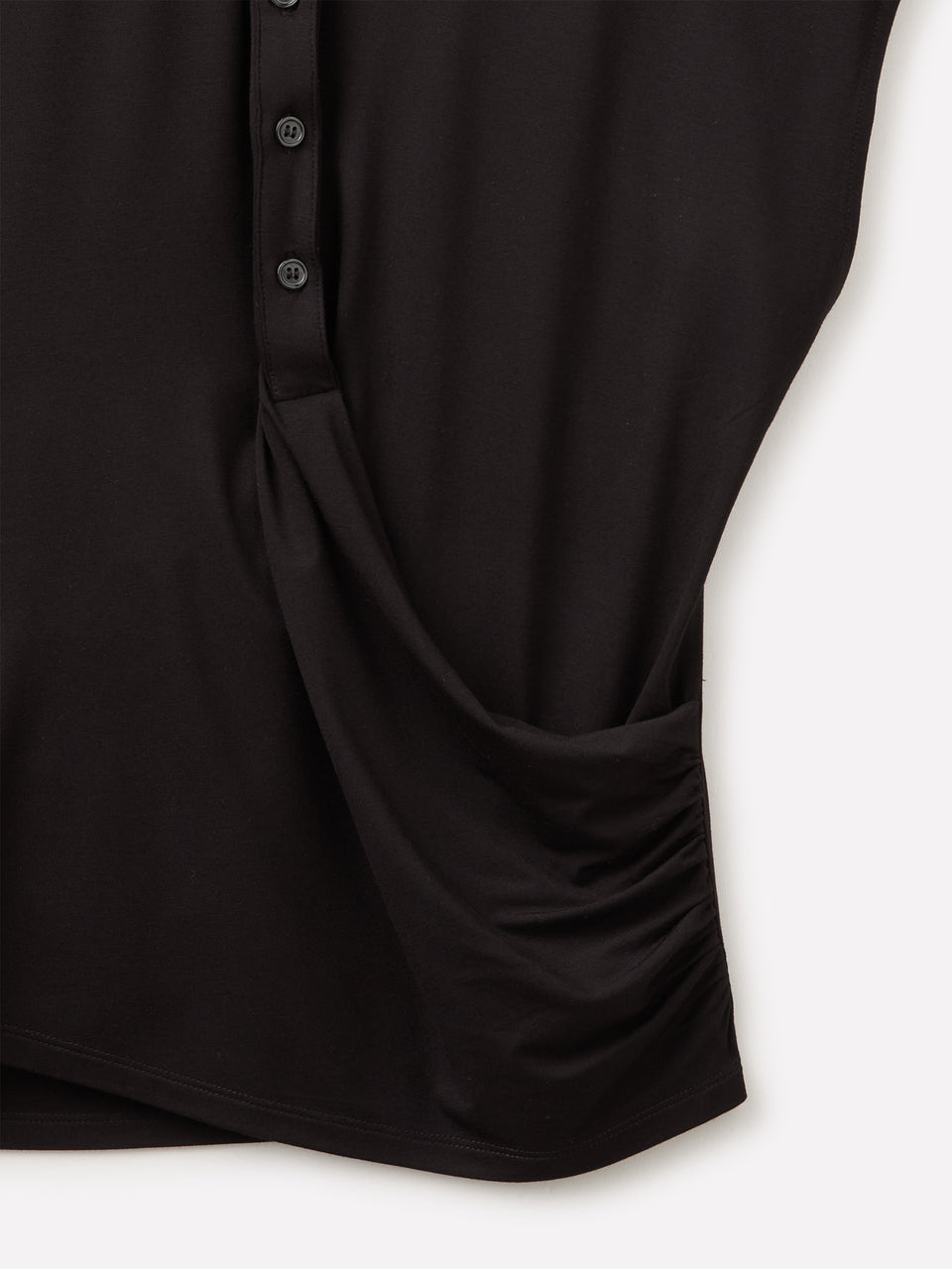 Polo drapeada - ucb_image_DS1