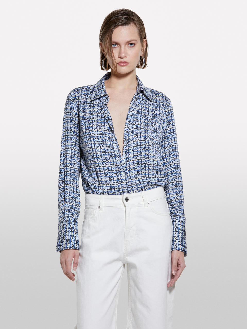 Camisa azul-claro em cetim estampado - ucb_image_FY
