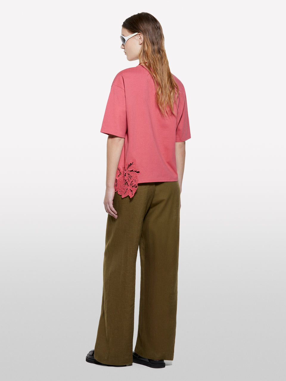T-shirt blush com bordado assimétrico - ucb_image_B