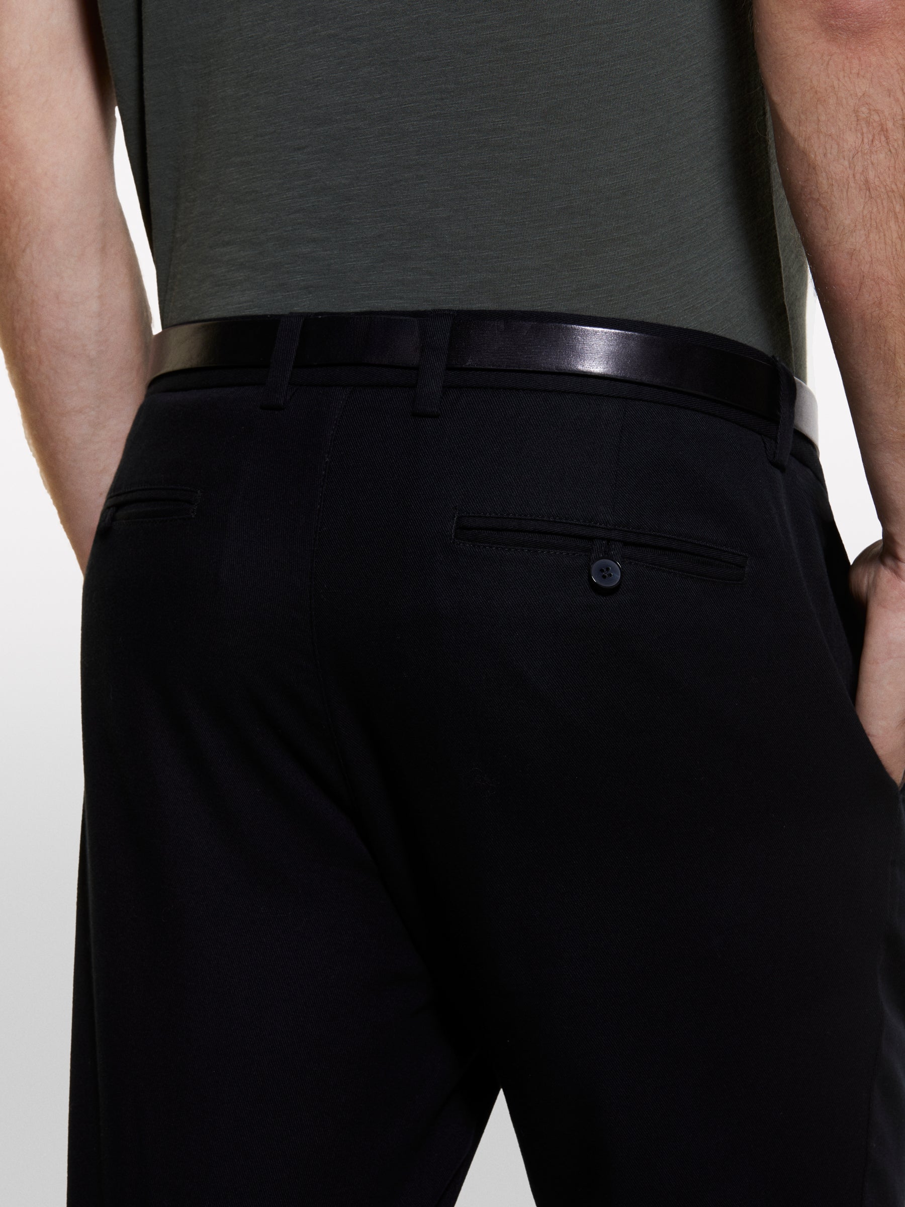 Calças pretas slim comfort fit - ucb_image_FY