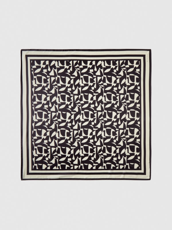 Φουλάρι τετράγωνο με τύπωμα - κασκόλ και φουλάρια γυναικεία | Sisley
