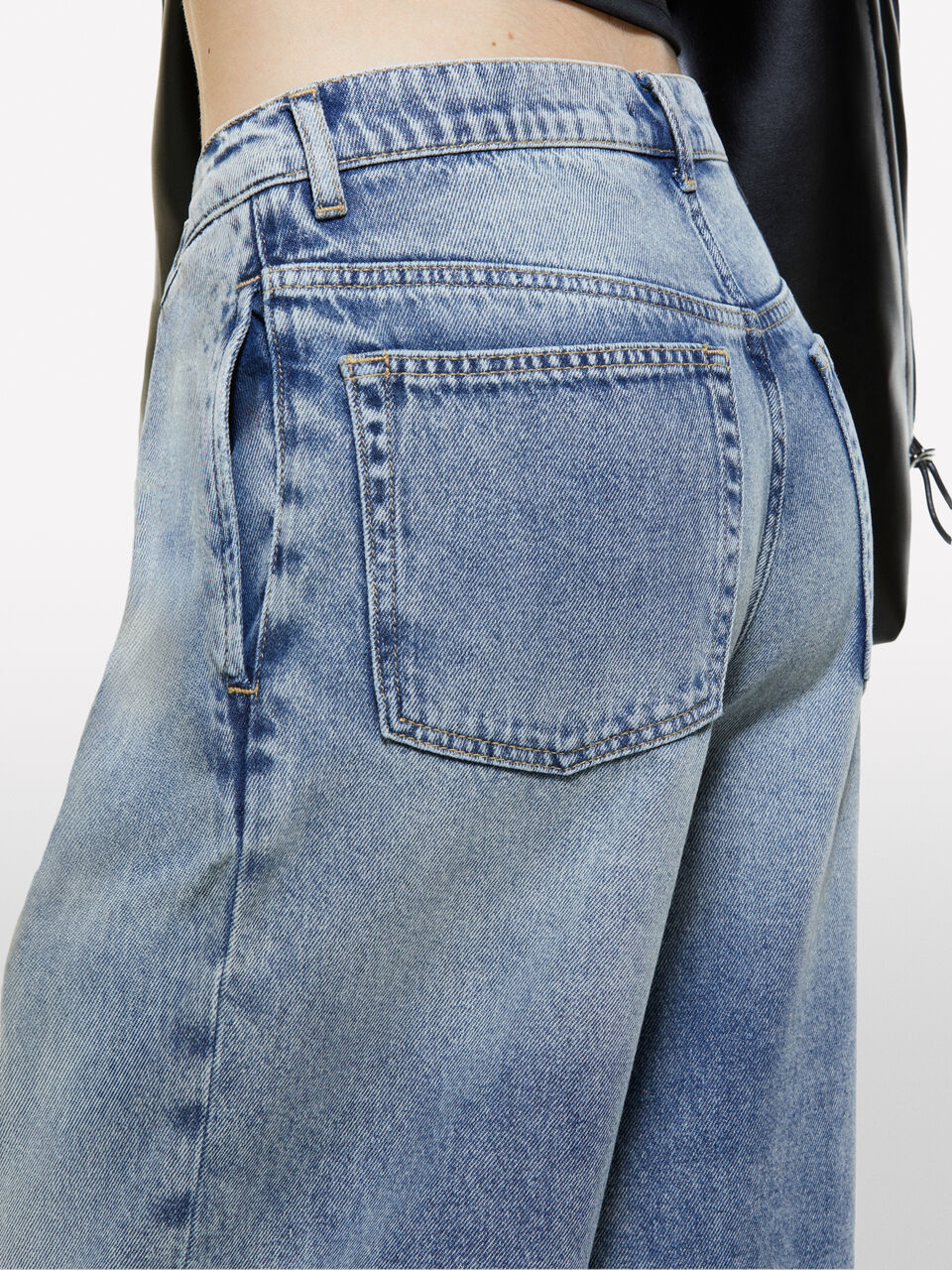 TROUSERS &Gamma;&upsilon;&nu;&alpha;&iota;&kappa;&epsilon;ί&alpha; image number null