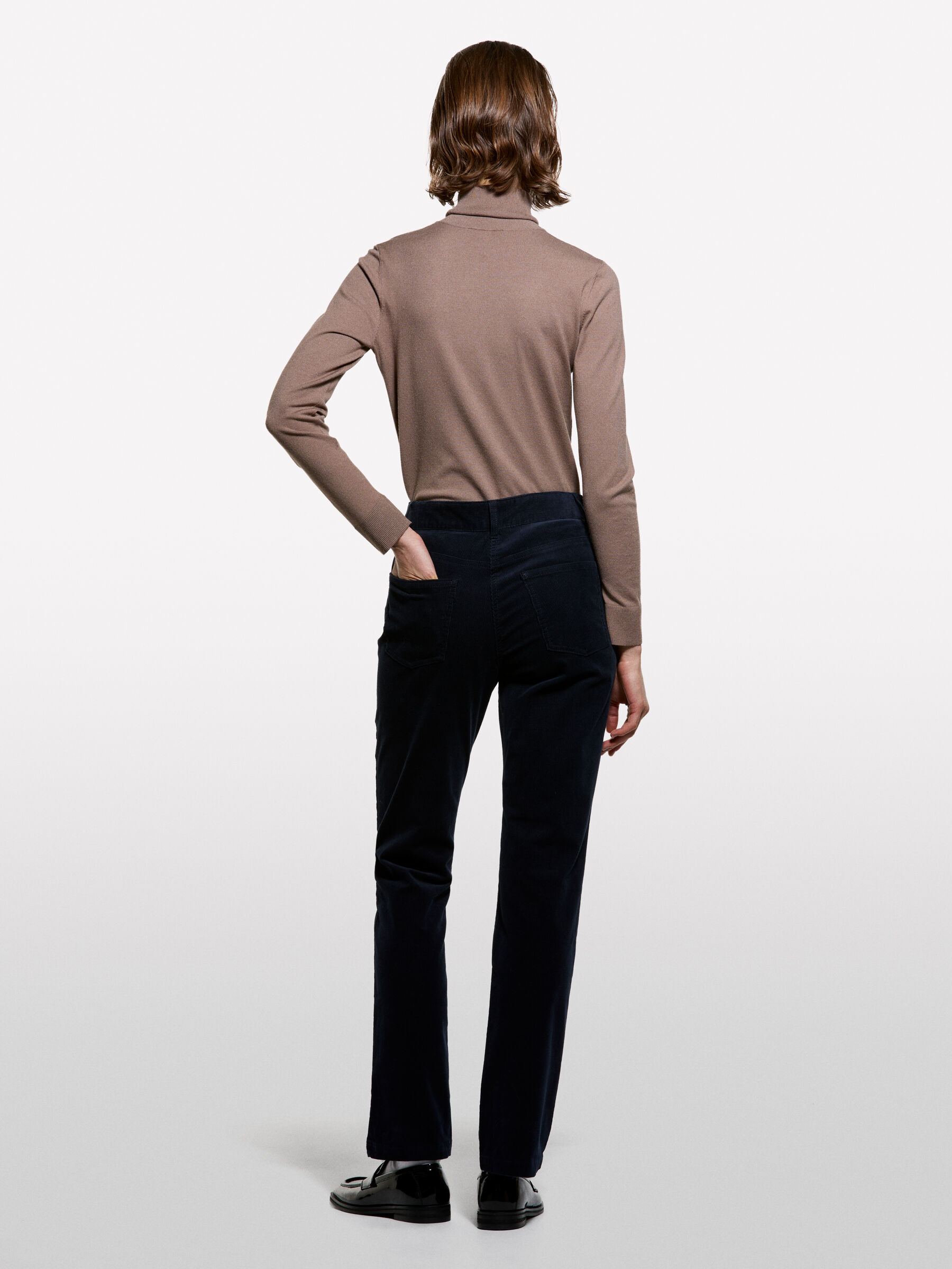 TROUSERS &Gamma;&upsilon;&nu;&alpha;&iota;&kappa;&epsilon;ί&alpha; image number null