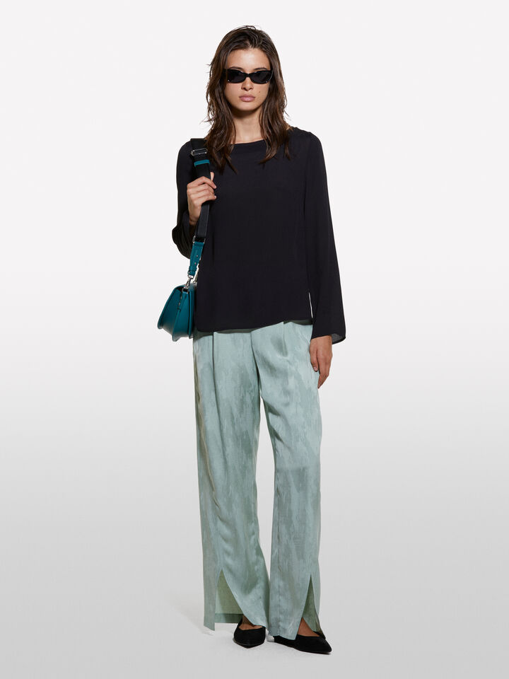 BLOUSE &Gamma;&upsilon;&nu;&alpha;&iota;&kappa;&epsilon;ί&alpha;