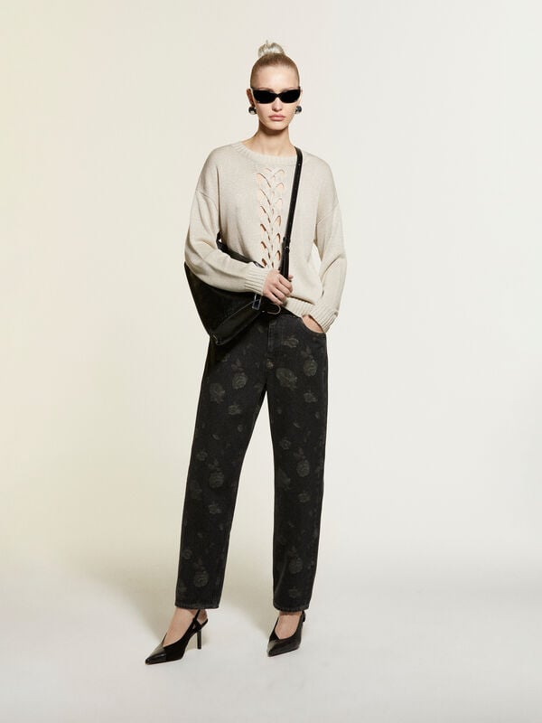 Perforated cable knit sweater Perforated cable knit sweater - μπλούζες με λαιμόκοψη γυναικείες | Sisley