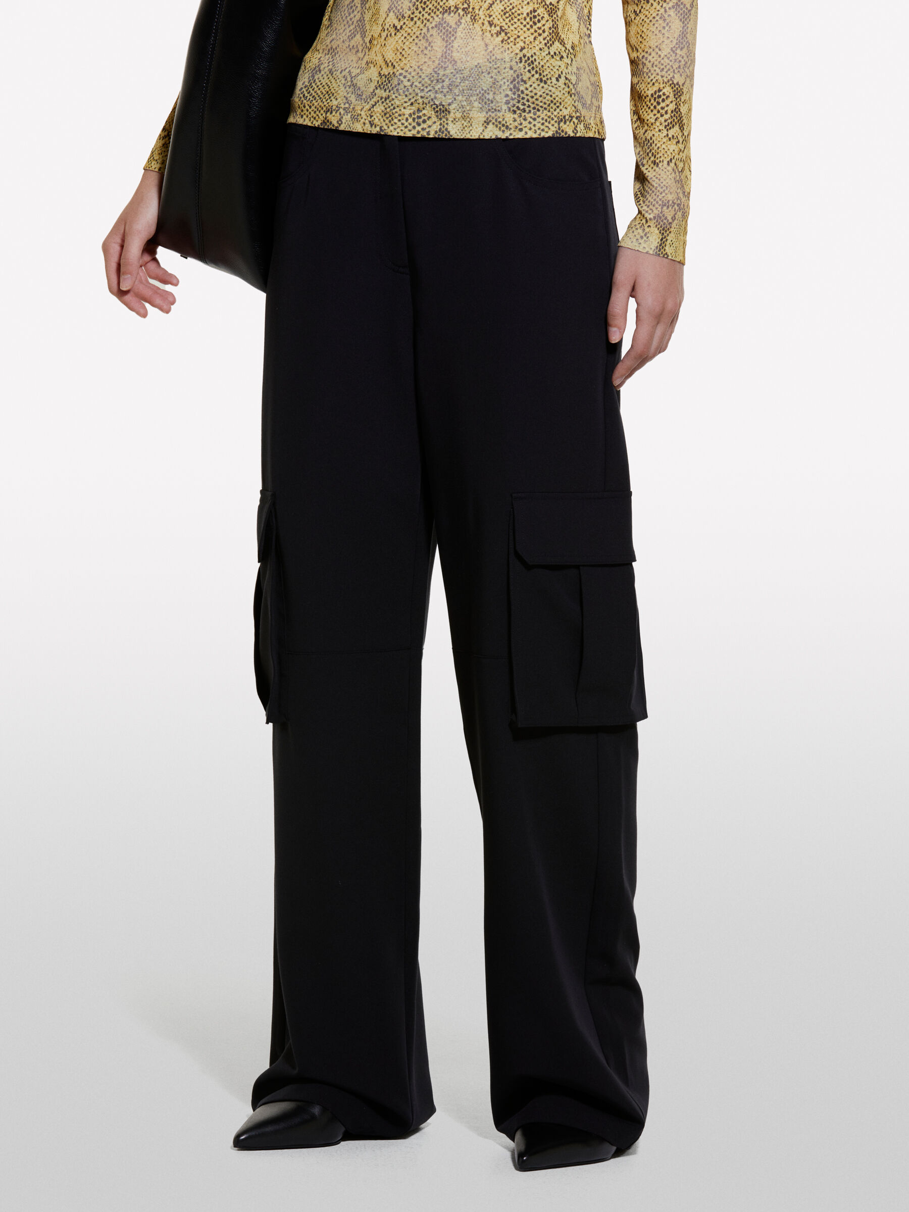 TROUSERS &Gamma;&upsilon;&nu;&alpha;&iota;&kappa;&epsilon;ί&alpha; image number null