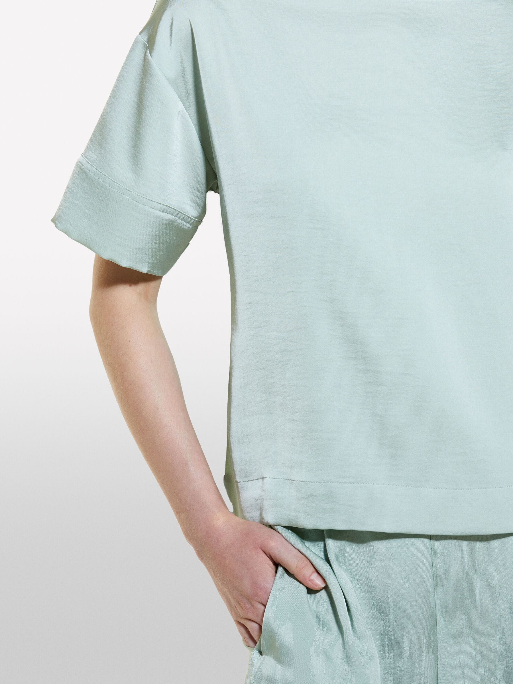 BLOUSE &Gamma;&upsilon;&nu;&alpha;&iota;&kappa;&epsilon;ί&alpha; image number null