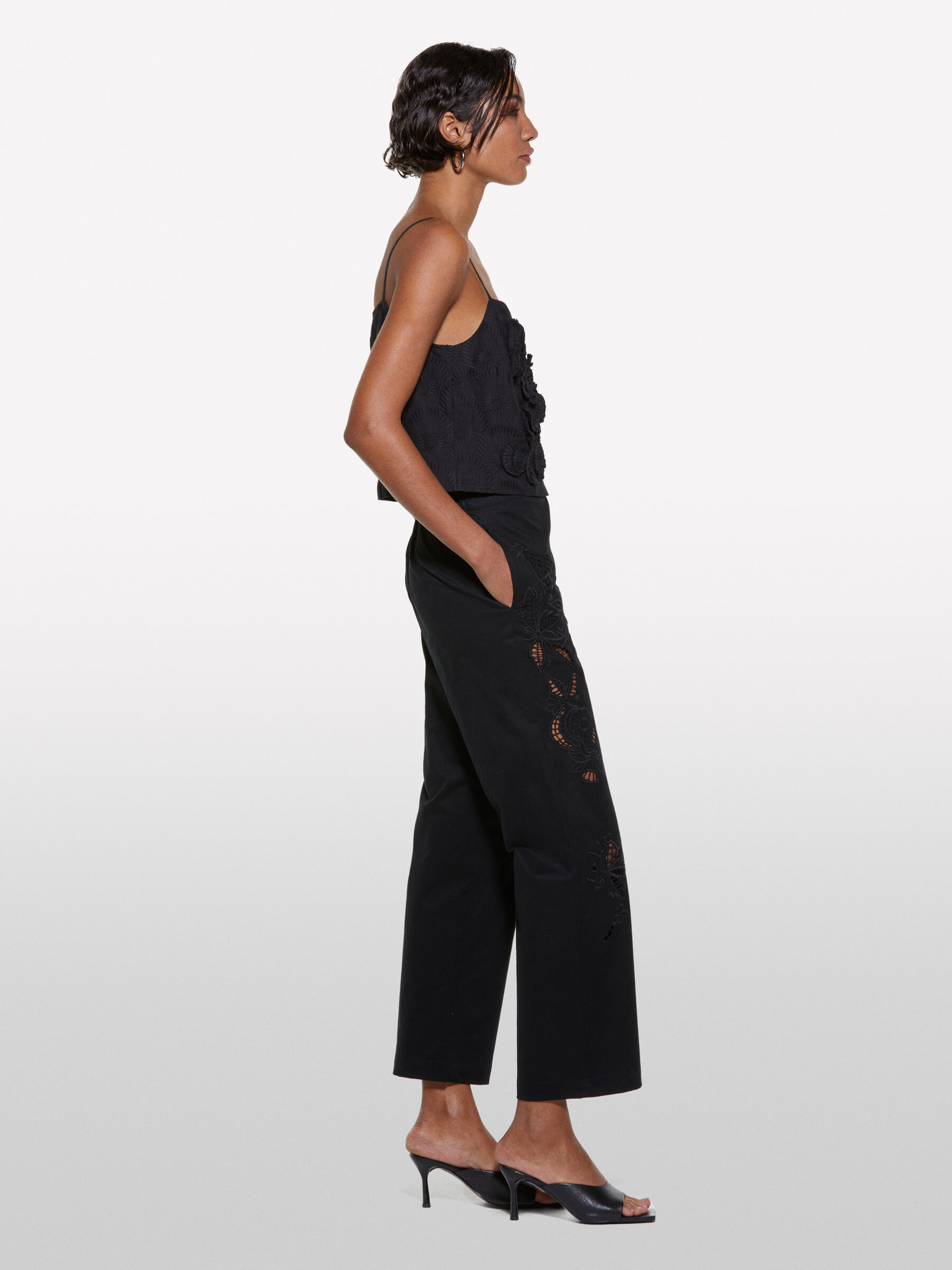 TROUSERS &Gamma;&upsilon;&nu;&alpha;&iota;&kappa;&epsilon;ί&alpha; image number null