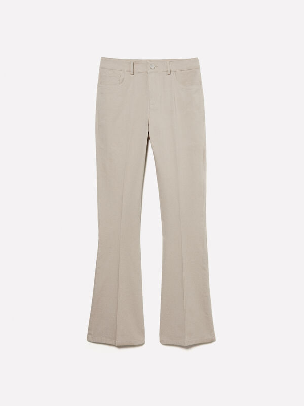 Παντελόνι flare fit μπεζ Παντελόνι flare fit μπεζ - παντελόνια flare γυναικεία | Sisley