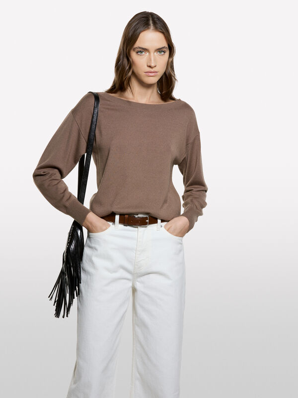 Μπλούζα καφέ με λαιμόκοψη χαμόγελο - μπλούζες με λαιμόκοψη χαμόγελο γυναικείες | Sisley