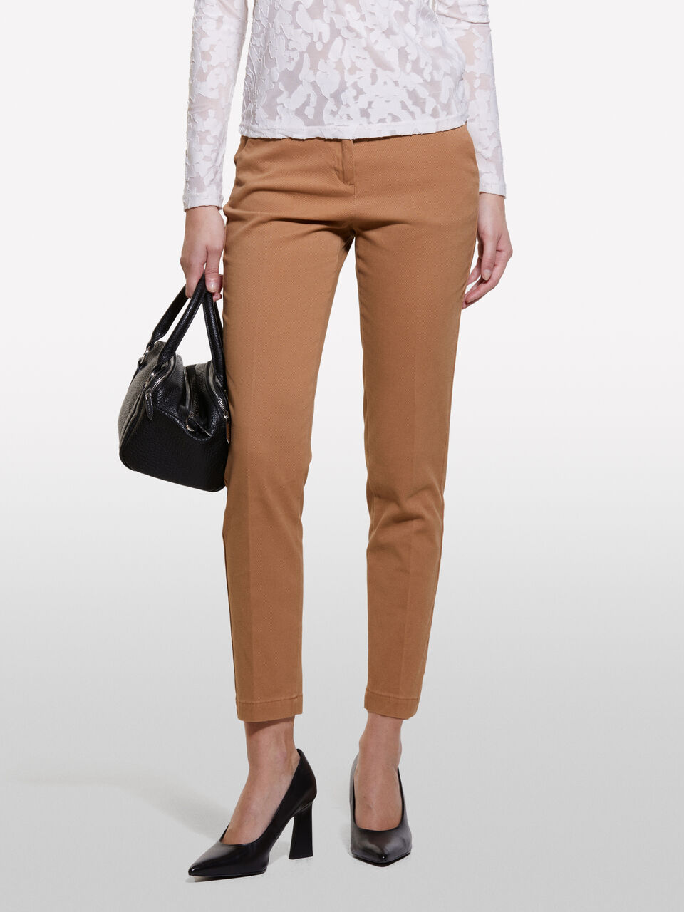 TROUSERS &Gamma;&upsilon;&nu;&alpha;&iota;&kappa;&epsilon;ί&alpha; image number null