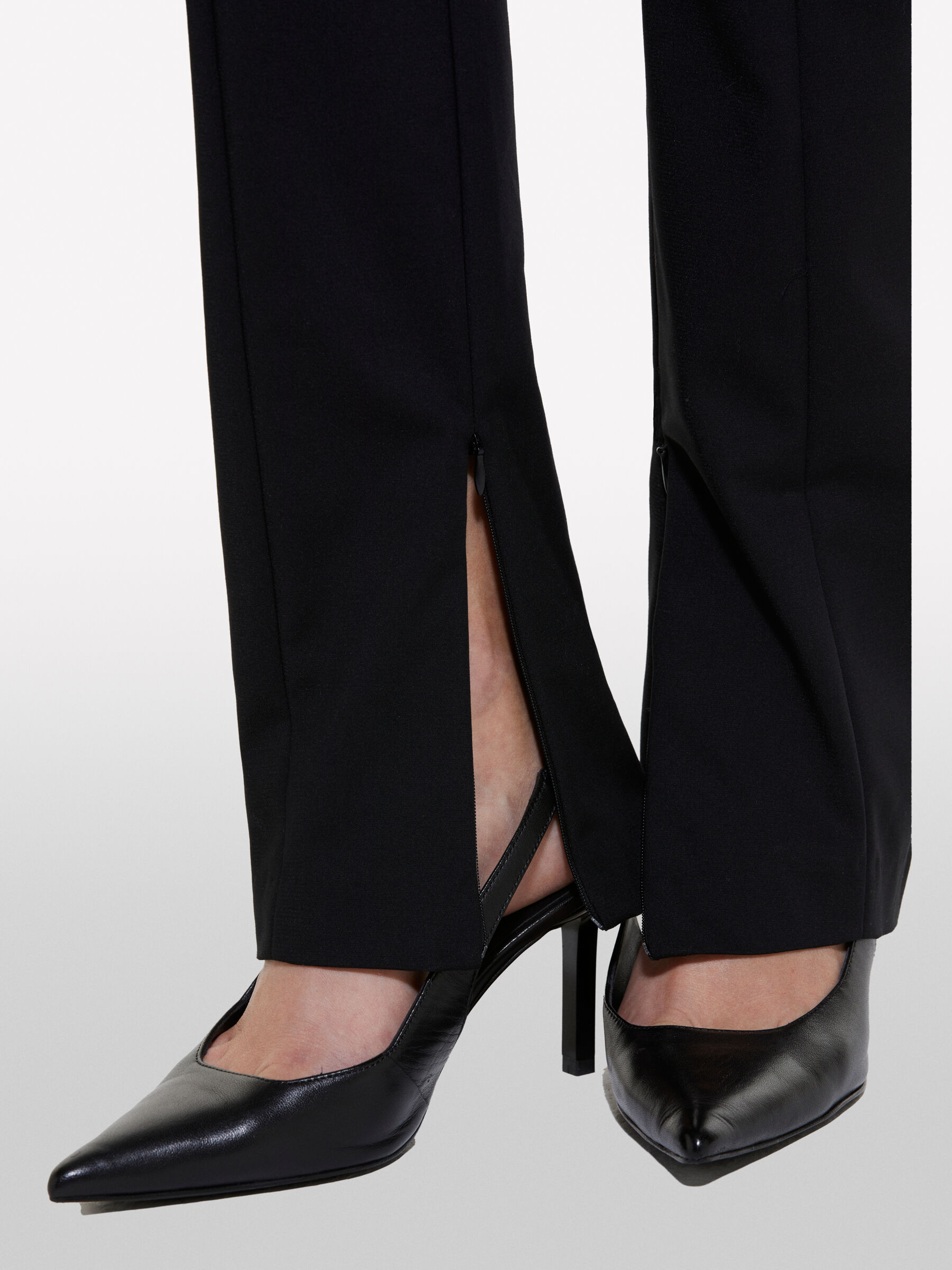 TROUSERS &Gamma;&upsilon;&nu;&alpha;&iota;&kappa;&epsilon;ί&alpha; image number null