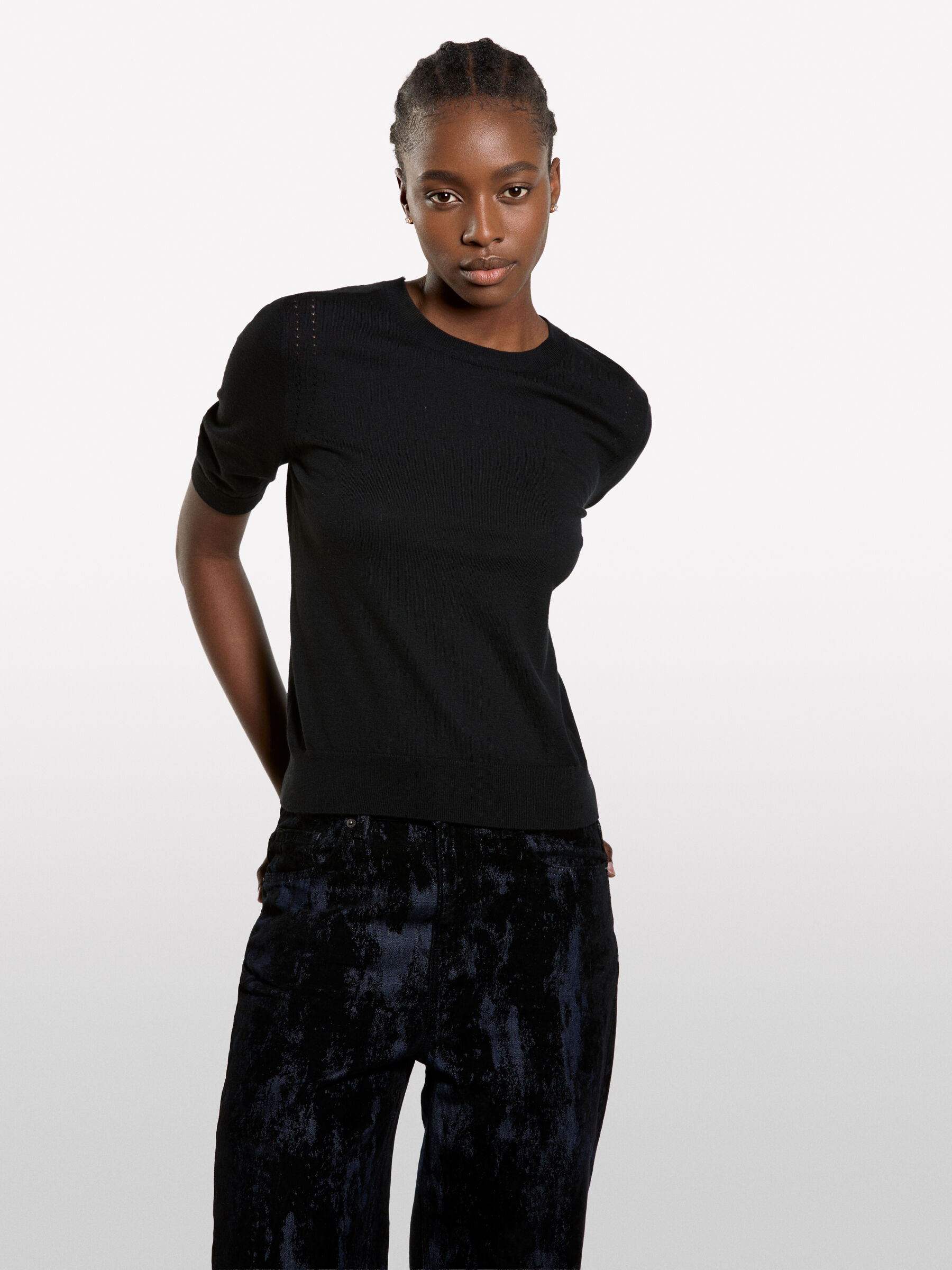 SWEATER &Gamma;&upsilon;&nu;&alpha;&iota;&kappa;&epsilon;ί&alpha; image number null