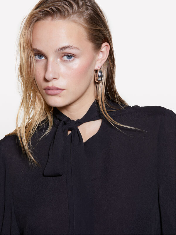 Μπλούζα μαύρη με ζώνη  - μπλούζες γυναικείες | Sisley