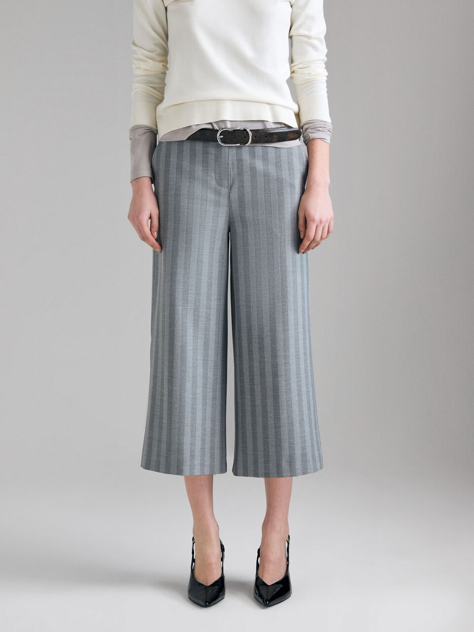 TROUSERS &Gamma;&upsilon;&nu;&alpha;&iota;&kappa;&epsilon;ί&alpha; image number null