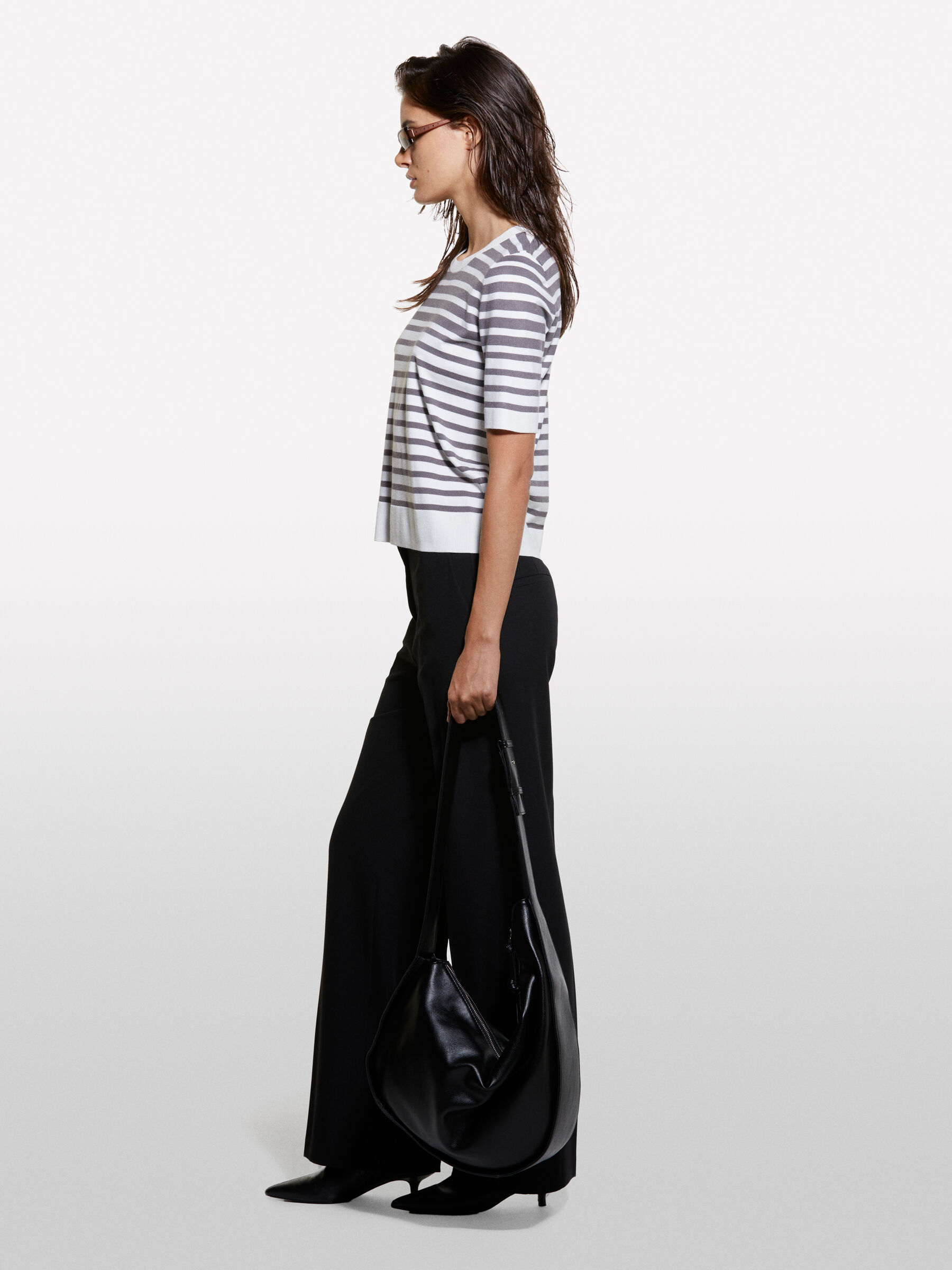 SWEATER &Gamma;&upsilon;&nu;&alpha;&iota;&kappa;&epsilon;ί&alpha; image number null