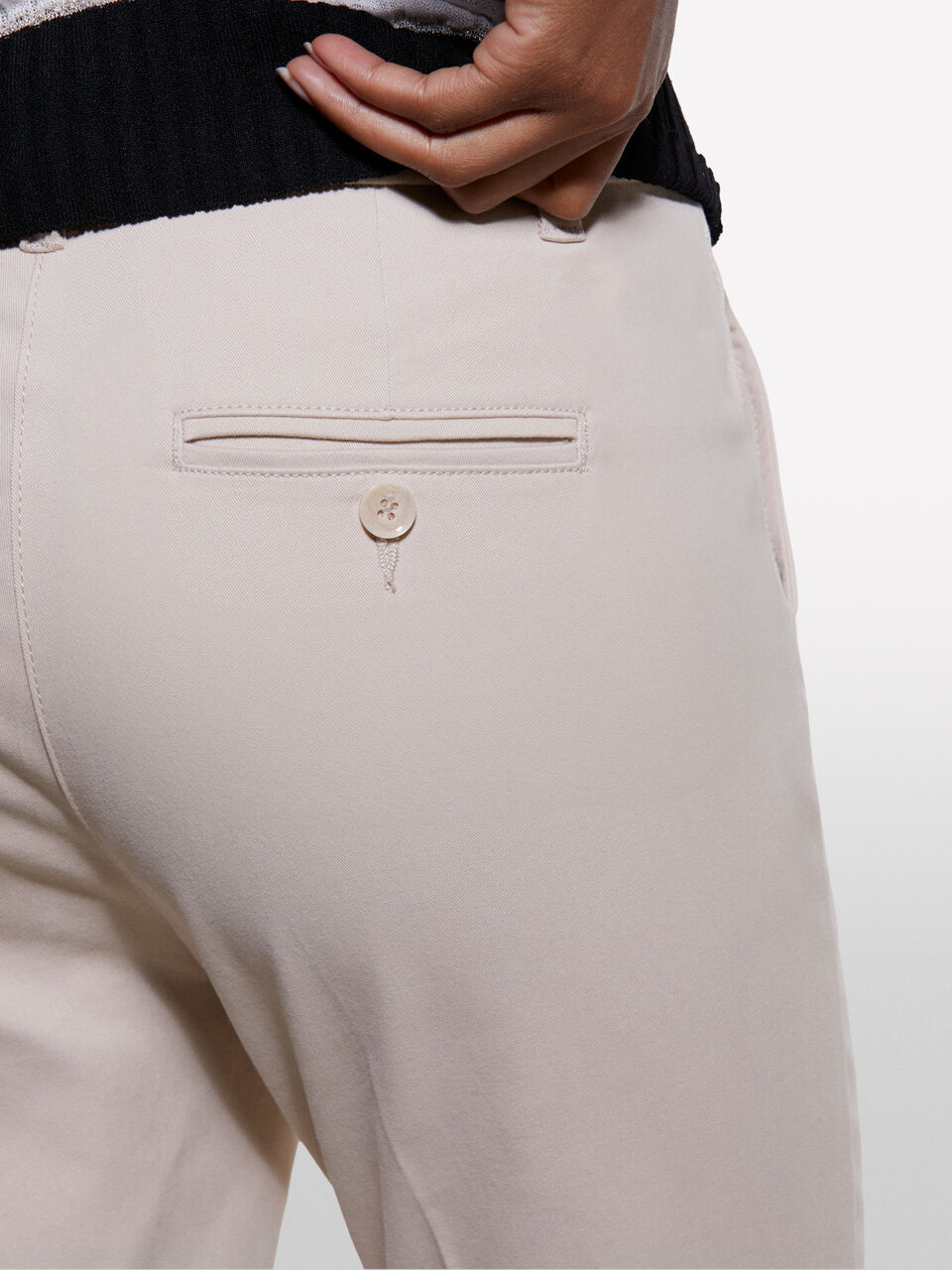 TROUSERS &Gamma;&upsilon;&nu;&alpha;&iota;&kappa;&epsilon;ί&alpha; image number null