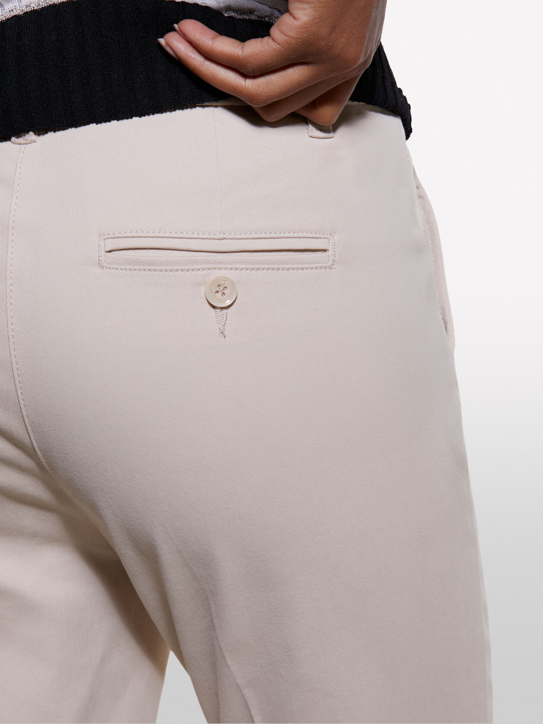 TROUSERS &Gamma;&upsilon;&nu;&alpha;&iota;&kappa;&epsilon;ί&alpha; image number null