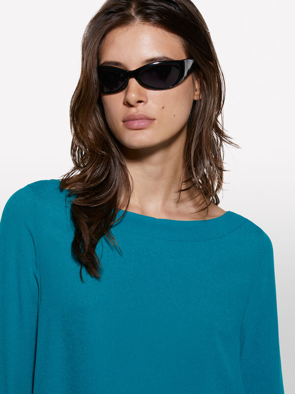 &Mu;&pi;&lambda;&omicron;ύ&zeta;&alpha; &pi;&rho;ά&sigma;&iota;&nu;&omicron; &pi;&epsilon;&tau;&rho;ό&lambda; &mu;&epsilon; &lambda;&alpha;&iota;&mu;ό&kappa;&omicron;&psi;&eta; &beta;ά&rho;&kappa;&alpha; - &mu;&pi;&lambda;&omicron;ύ&zeta;&epsilon;&sigmaf; &gamma;&upsilon;&nu;&alpha;&iota;&kappa;&epsilon;ί&epsilon;&sigmaf; | Sisley