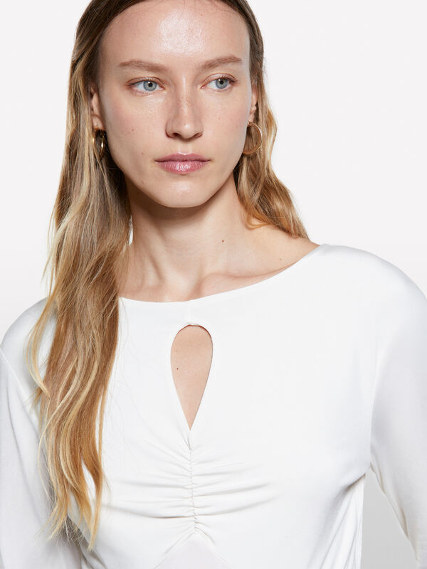 Cream white t-shirt with curl  - μπλουζάκια μακρυμάνικα γυναικεία | Sisley