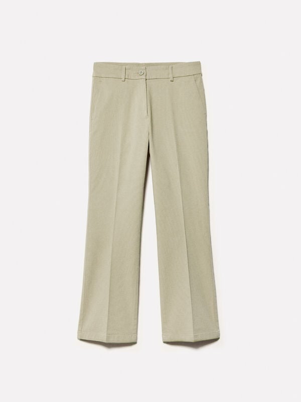 Παντελόνι flare fit πράσινο militaire Παντελόνι flare fit πράσινο militaire - παντελόνια flare γυναικεία | Sisley