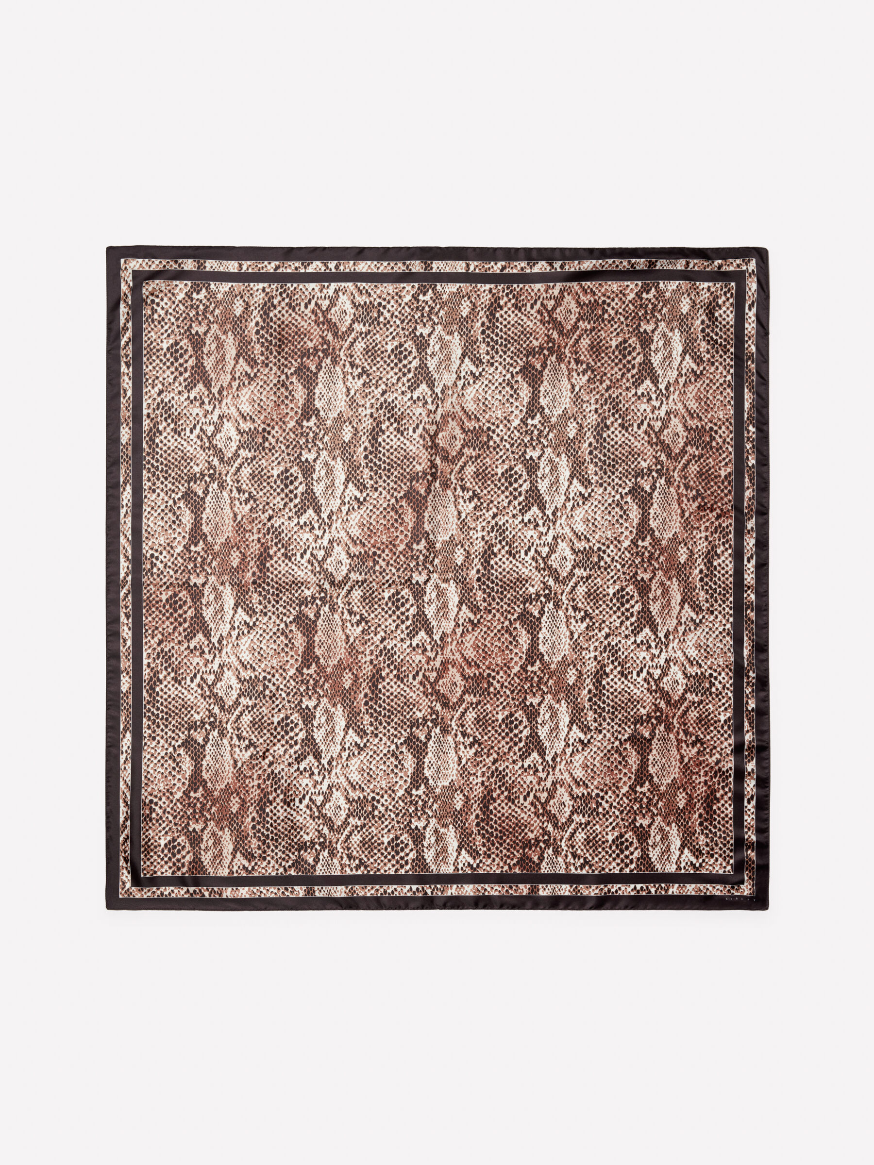 SQUARE SCARF &Gamma;&upsilon;&nu;&alpha;&iota;&kappa;&epsilon;ί&alpha; image number null