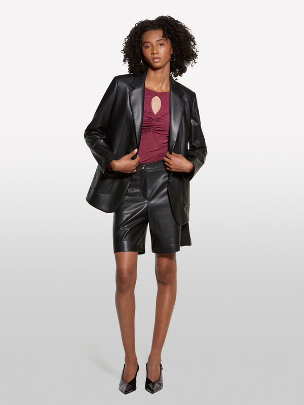 Black blazer in imitation leather fabric Black blazer in imitation leather fabric - μπλέιζερ γυναικεία | Sisley