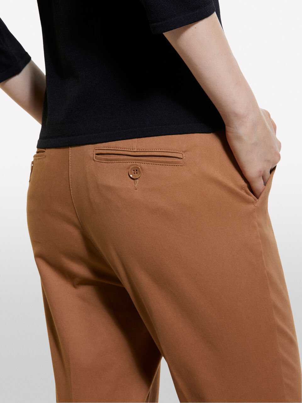 TROUSERS &Gamma;&upsilon;&nu;&alpha;&iota;&kappa;&epsilon;ί&alpha; image number null