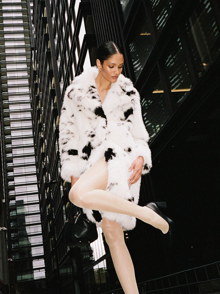 COAT &Gamma;&upsilon;&nu;&alpha;&iota;&kappa;&epsilon;ί&alpha;