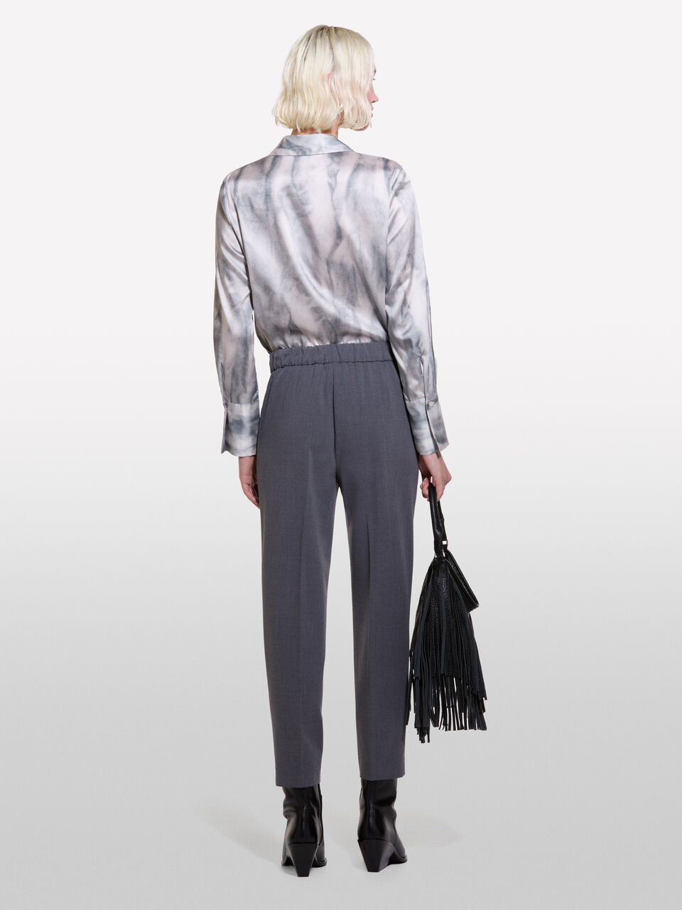 KNITTED SCARF &Gamma;&upsilon;&nu;&alpha;&iota;&kappa;&epsilon;ί&alpha; image number null