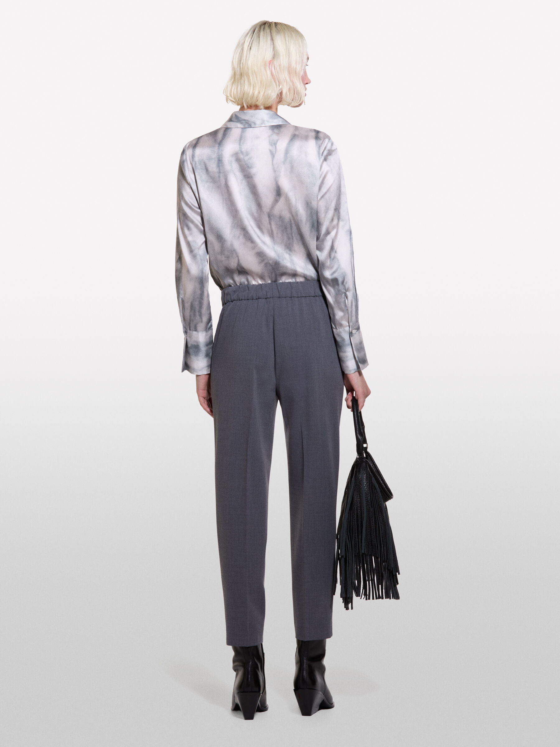 KNITTED SCARF &Gamma;&upsilon;&nu;&alpha;&iota;&kappa;&epsilon;ί&alpha; image number null