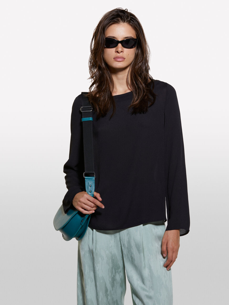 BLOUSE &Gamma;&upsilon;&nu;&alpha;&iota;&kappa;&epsilon;ί&alpha; image number null